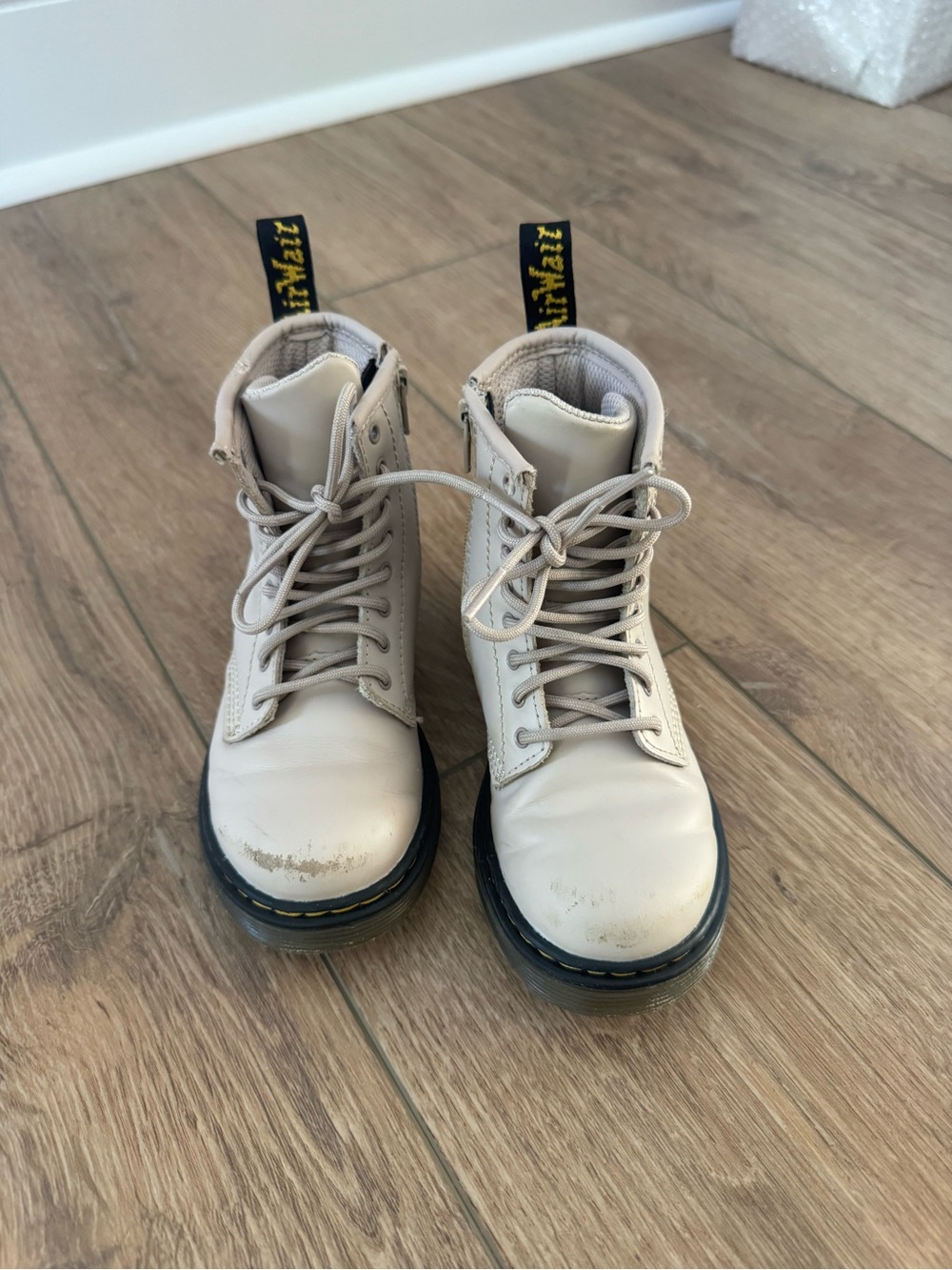 Dr. Martens kids Cream Lace-Up / zip up Leather Boots